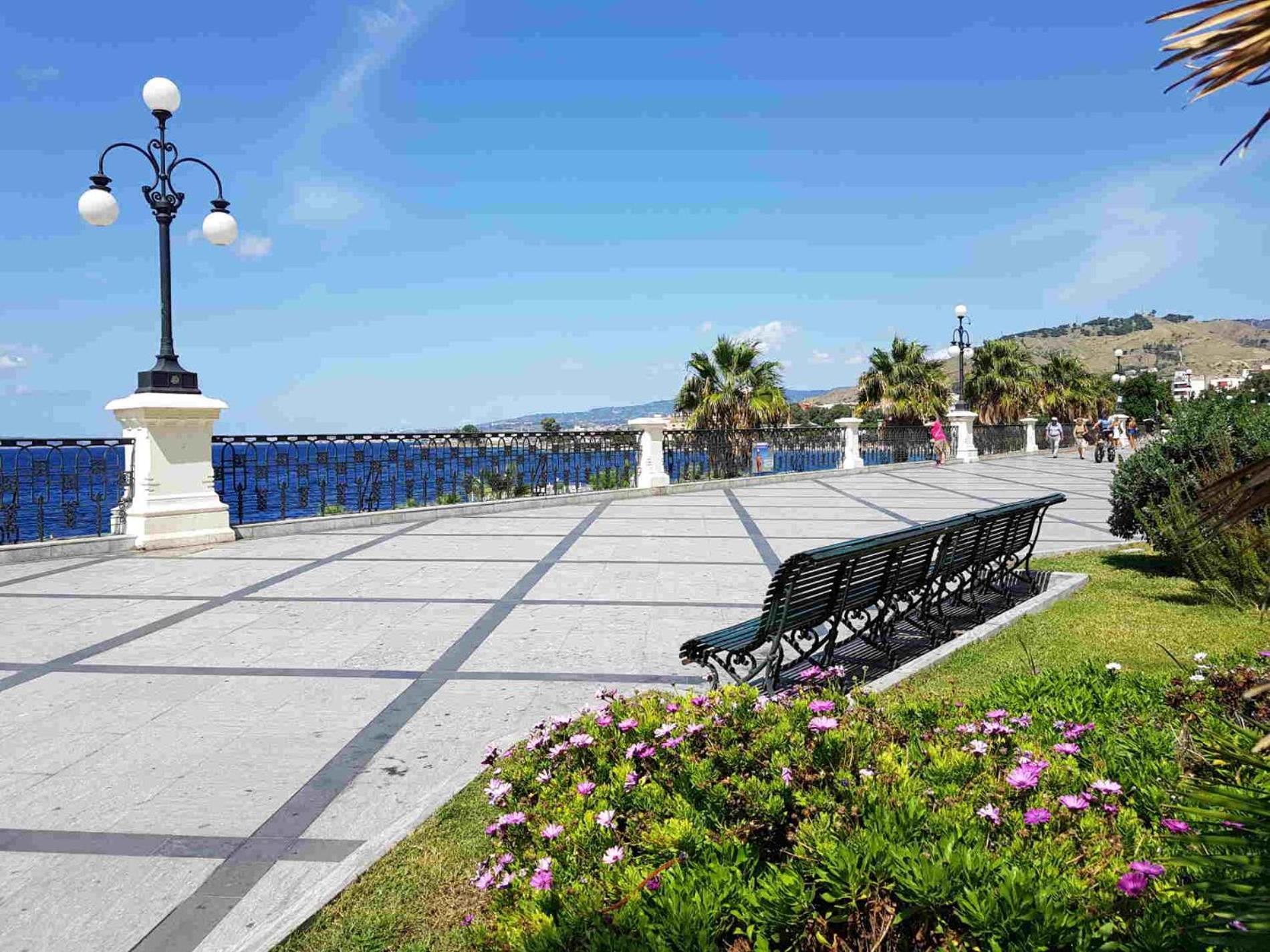 76 Avenue Suites Wi-Fi - Shuttle Reggio di Calabria Exteriér fotografie