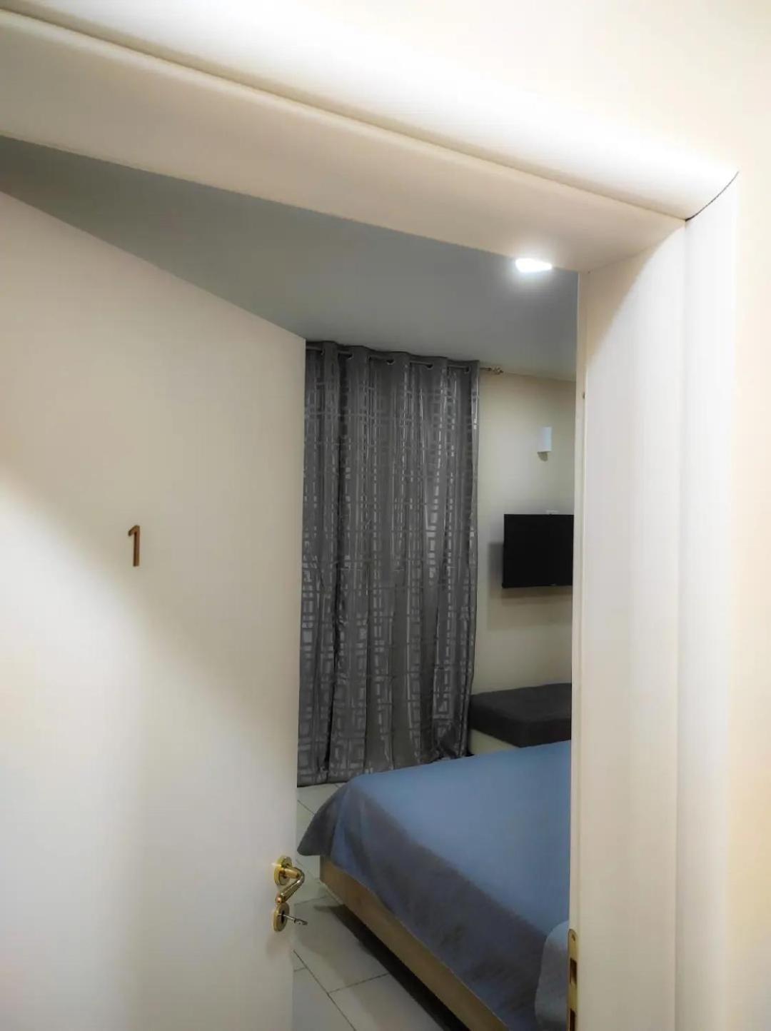 76 Avenue Suites Wi-Fi - Shuttle Reggio di Calabria Exteriér fotografie